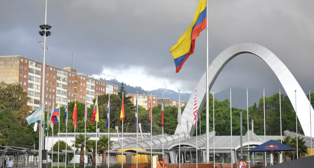 Firma del acuerdo de representación entre Excom Global y Corferias para mercados internacionales.